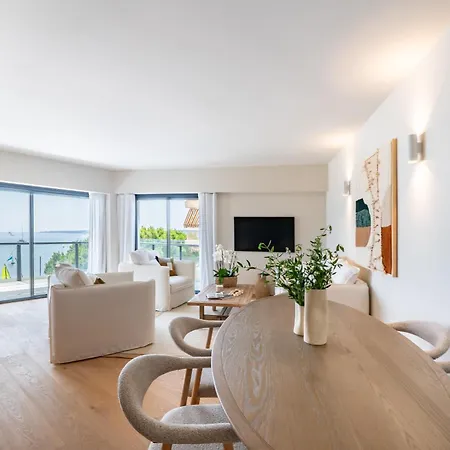 Διαμέρισμα Charming Sea View - 2 Br *